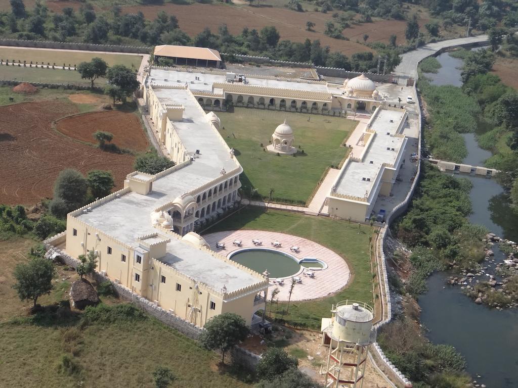 V Resorts Rajmahal Орчха Экстерьер фото