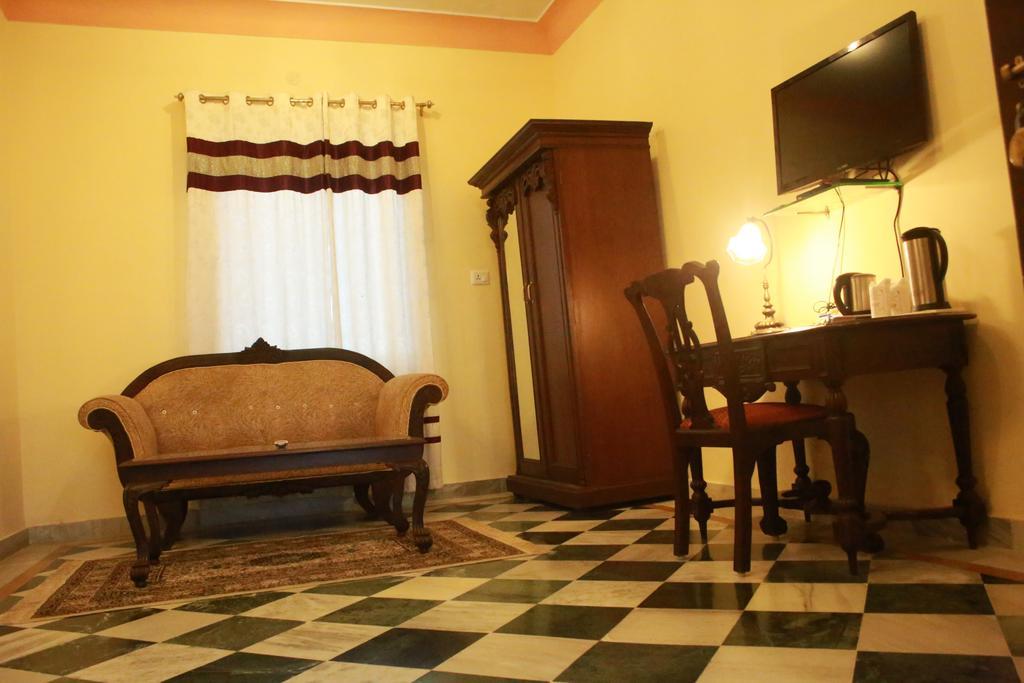 V Resorts Rajmahal Орчха Экстерьер фото