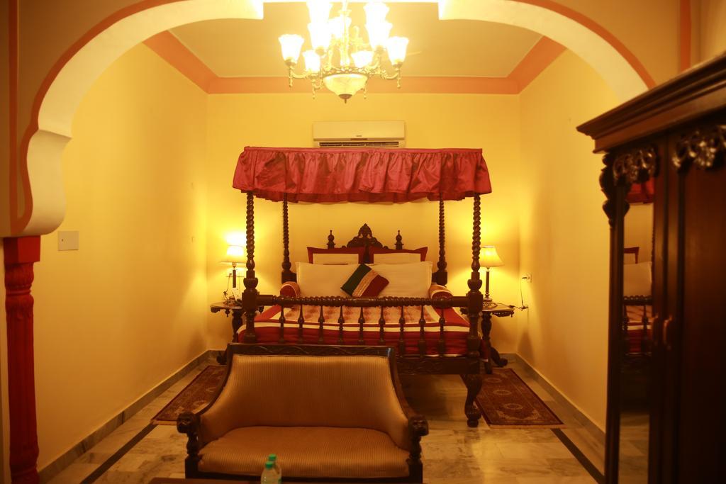 V Resorts Rajmahal Орчха Экстерьер фото