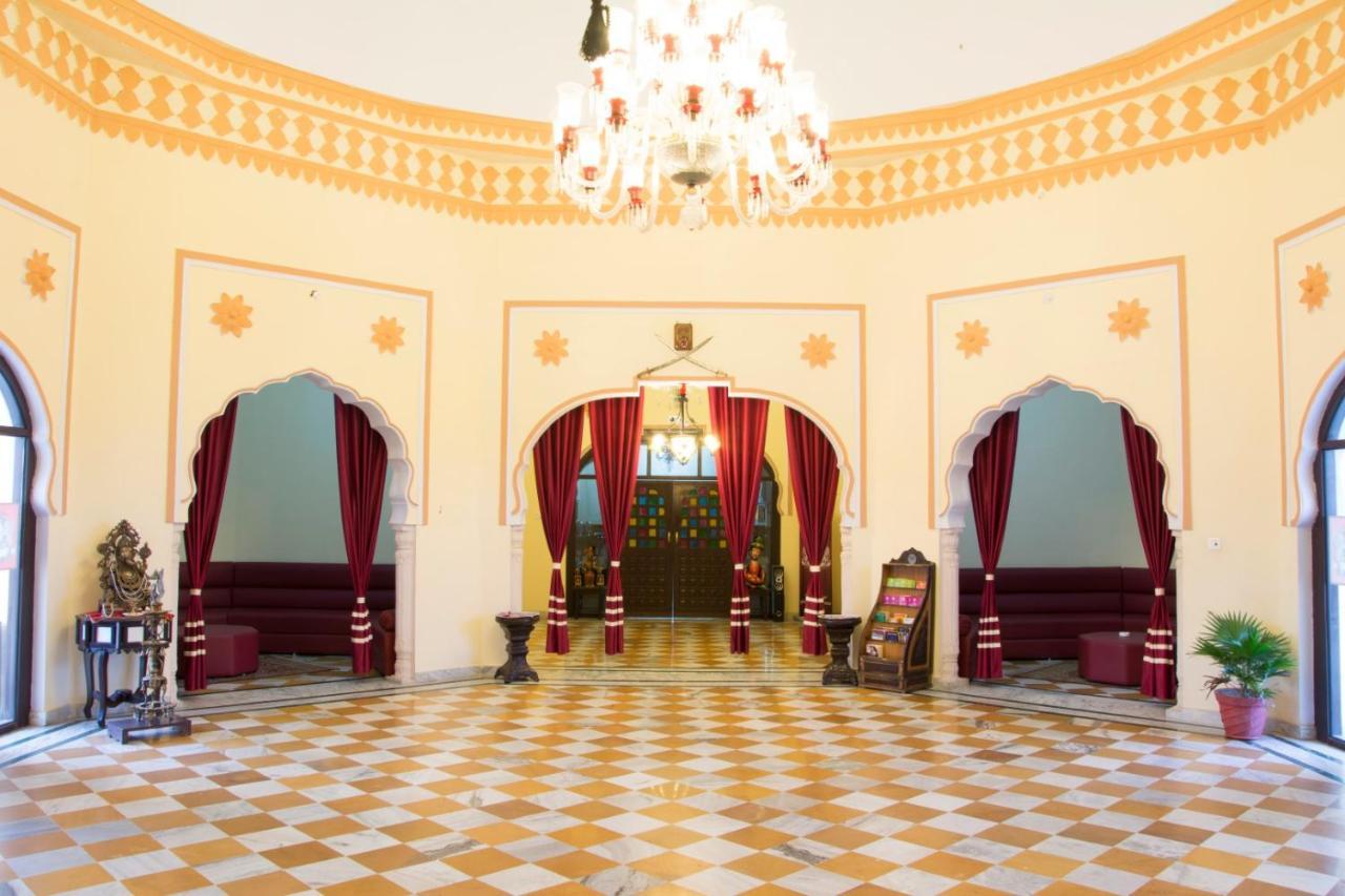 V Resorts Rajmahal Орчха Экстерьер фото
